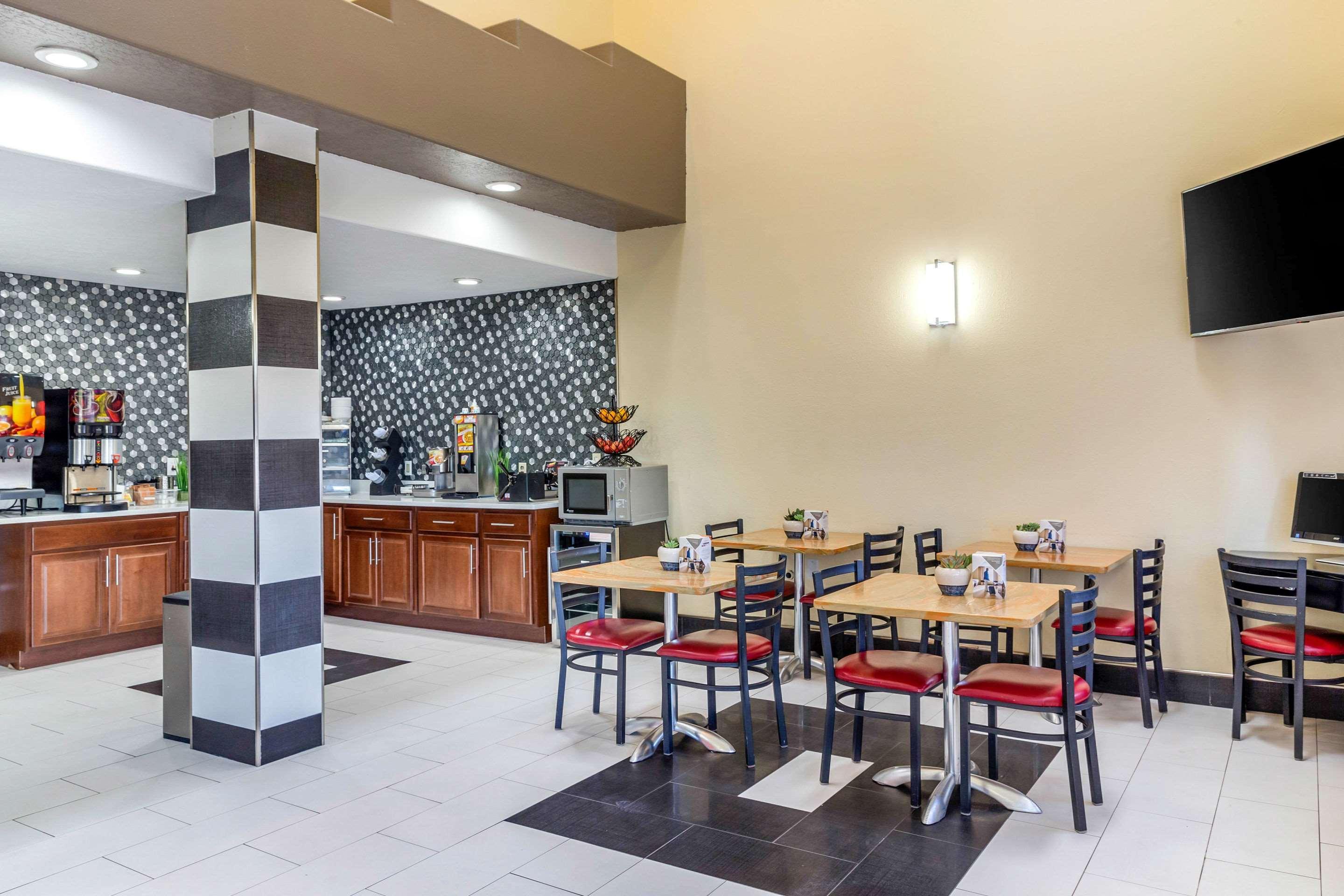 Econo Lodge West - Coors Blvd Albuquerque Exterior photo