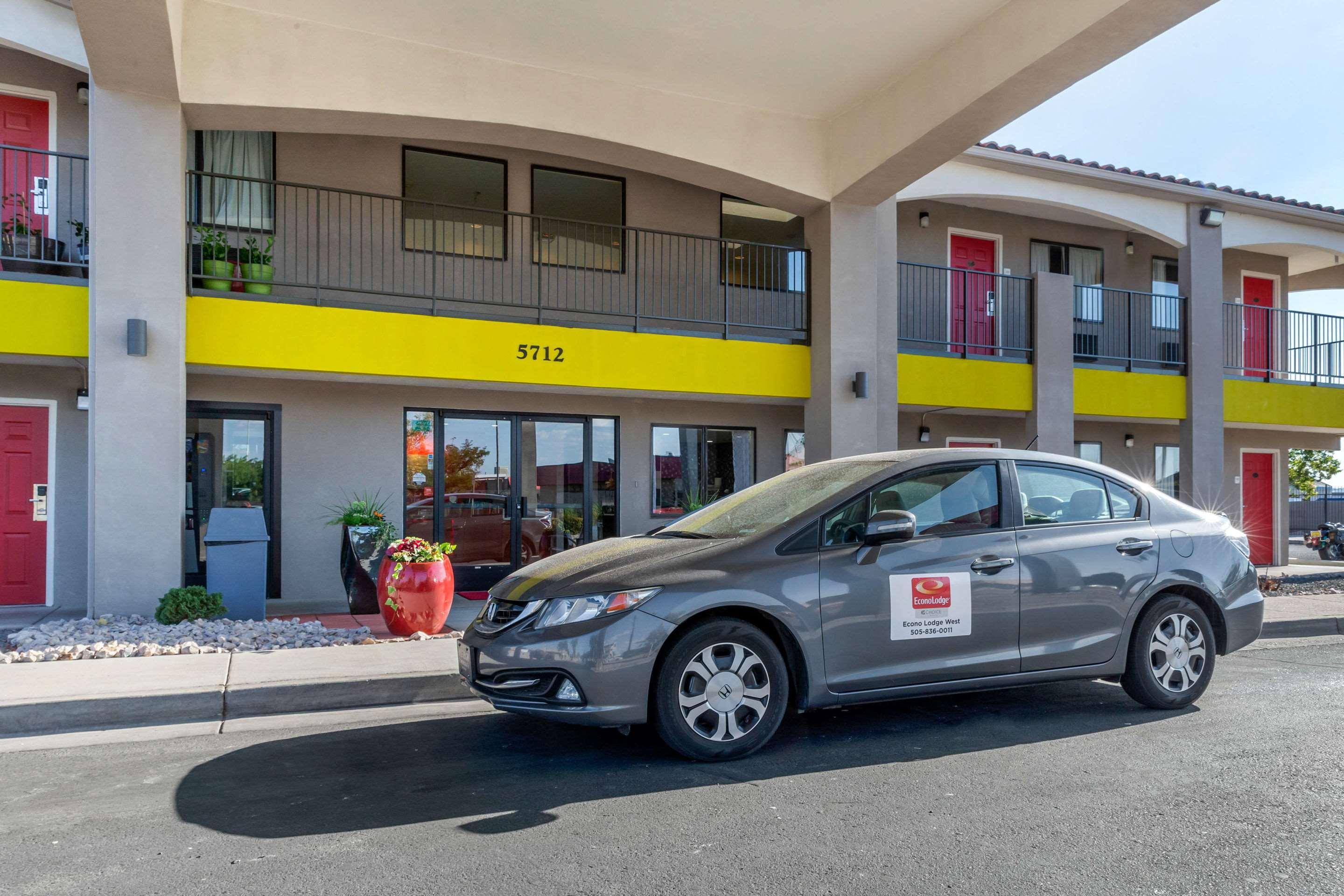 Econo Lodge West - Coors Blvd Albuquerque Exterior photo